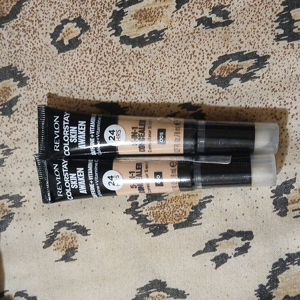 Revlon Colorstay Skin Awaken 2 in 1 Concealer
